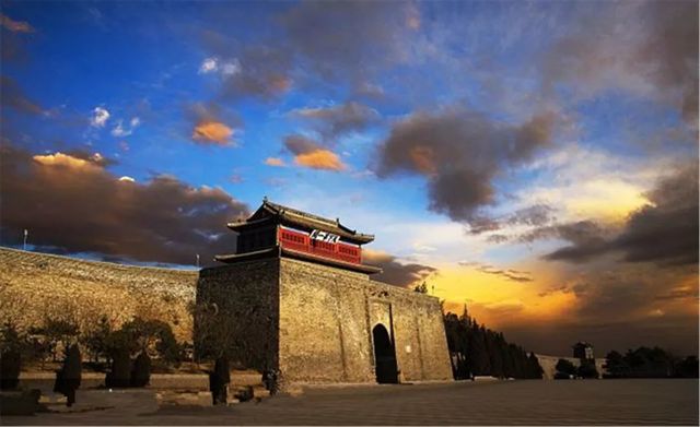 乾港慰問(wèn)一線干警 乾港慰問(wèn)一線干警